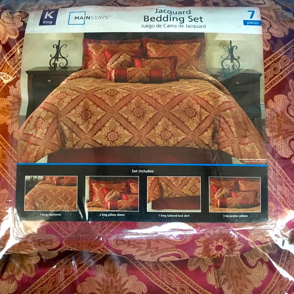 BRAND NEW 7 piece bedding set red and gold.